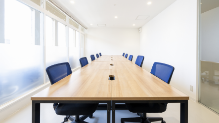 個室_機密性の高い完全個室型レンタルオフィス。1〜10名以上でも利用できる様々なタイプのオフィスを用意しています。