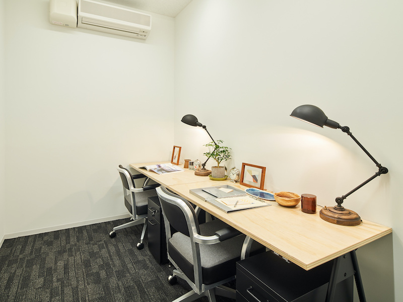 Private rooms_Optimal office space with complete privacy and individual air conditioning.