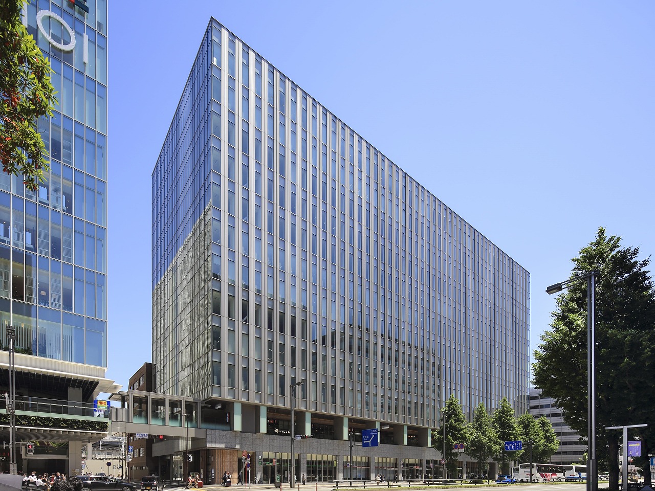 外観_博多駅直結のJRJP博多ビルの3階にオフィスがあります。