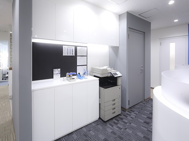 その他_設備。共用スペースには業務の手助けになるような設備を準備しています。