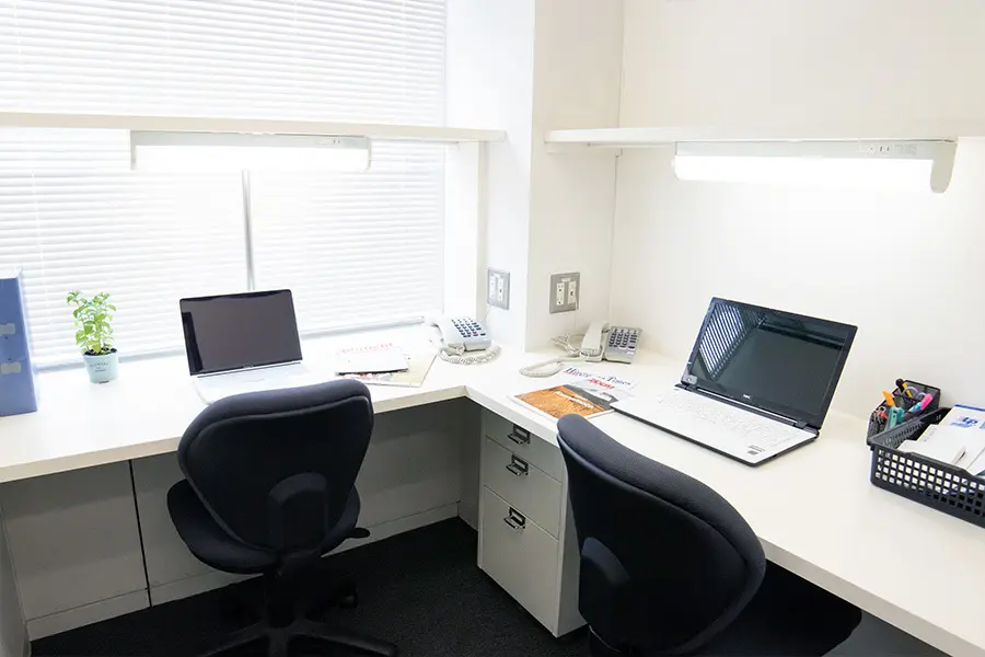 ブース_窓ありのお部屋は大変開放的です