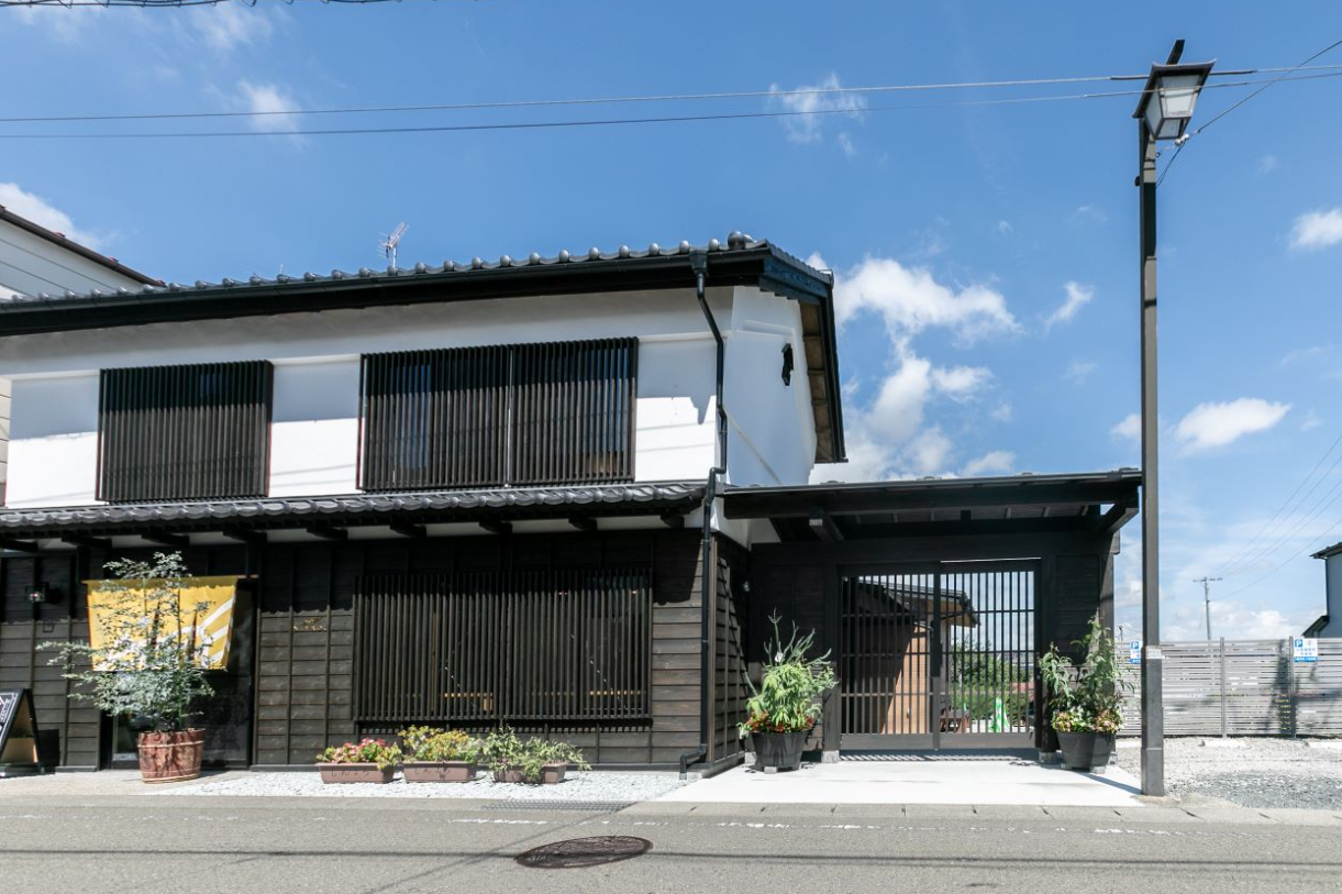 外観_富谷新町エリアの賑わいの創出、ビジネス創造の拠点として誕生した「NIYADO」