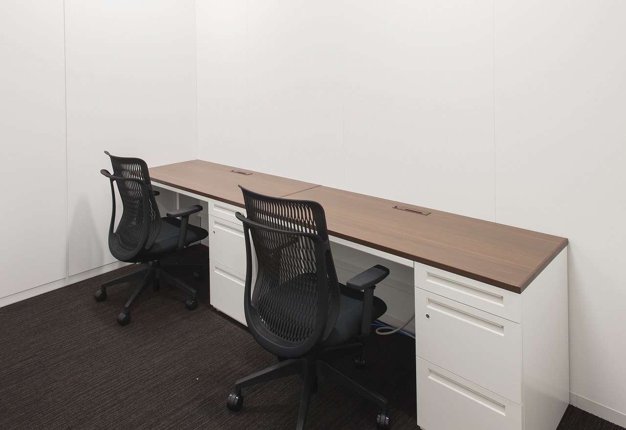 個室_1~8名までの様々な人数のオフィスが用意されています