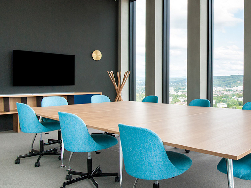 Common Area_Meeting Room. In addition to monitors, audiovisual equipment and whiteboards are available for use.