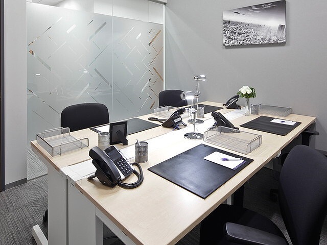 個室_業務に必須の設備は契約時に整っているので、オフィス移転をスムーズに行うことが出来ます。