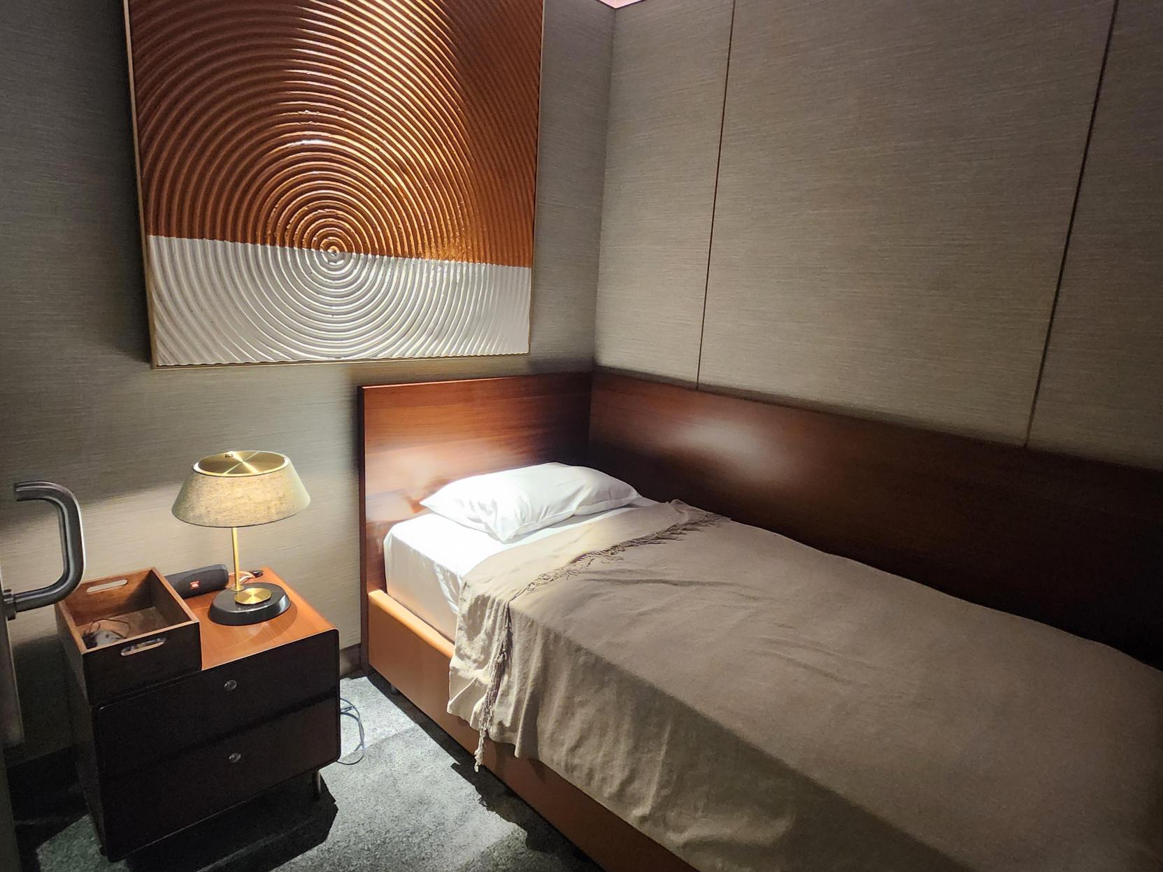 ウェルネスルーム：フルフラットのマットレスがあるナップ（お昼寝）ルーム