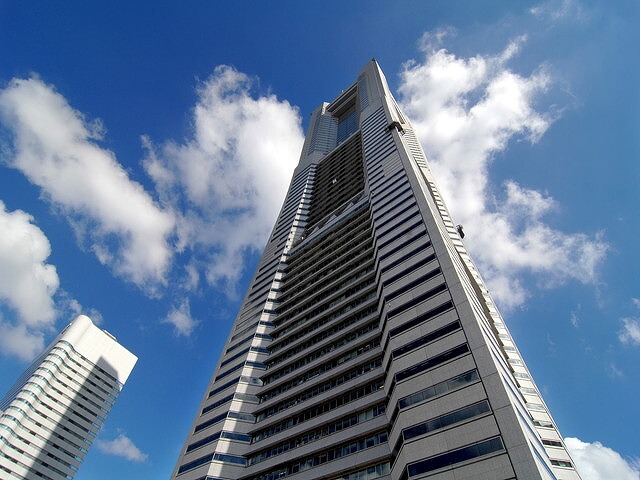 外観_日本有数の高層ビル「ランドマークタワー」の20階に施設があります。