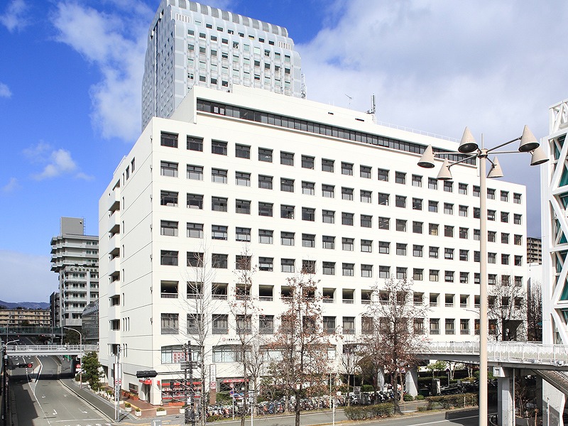 外観_オフィスは千里中央駅に隣接する阪急千里中央ビルの8階に位置します。
