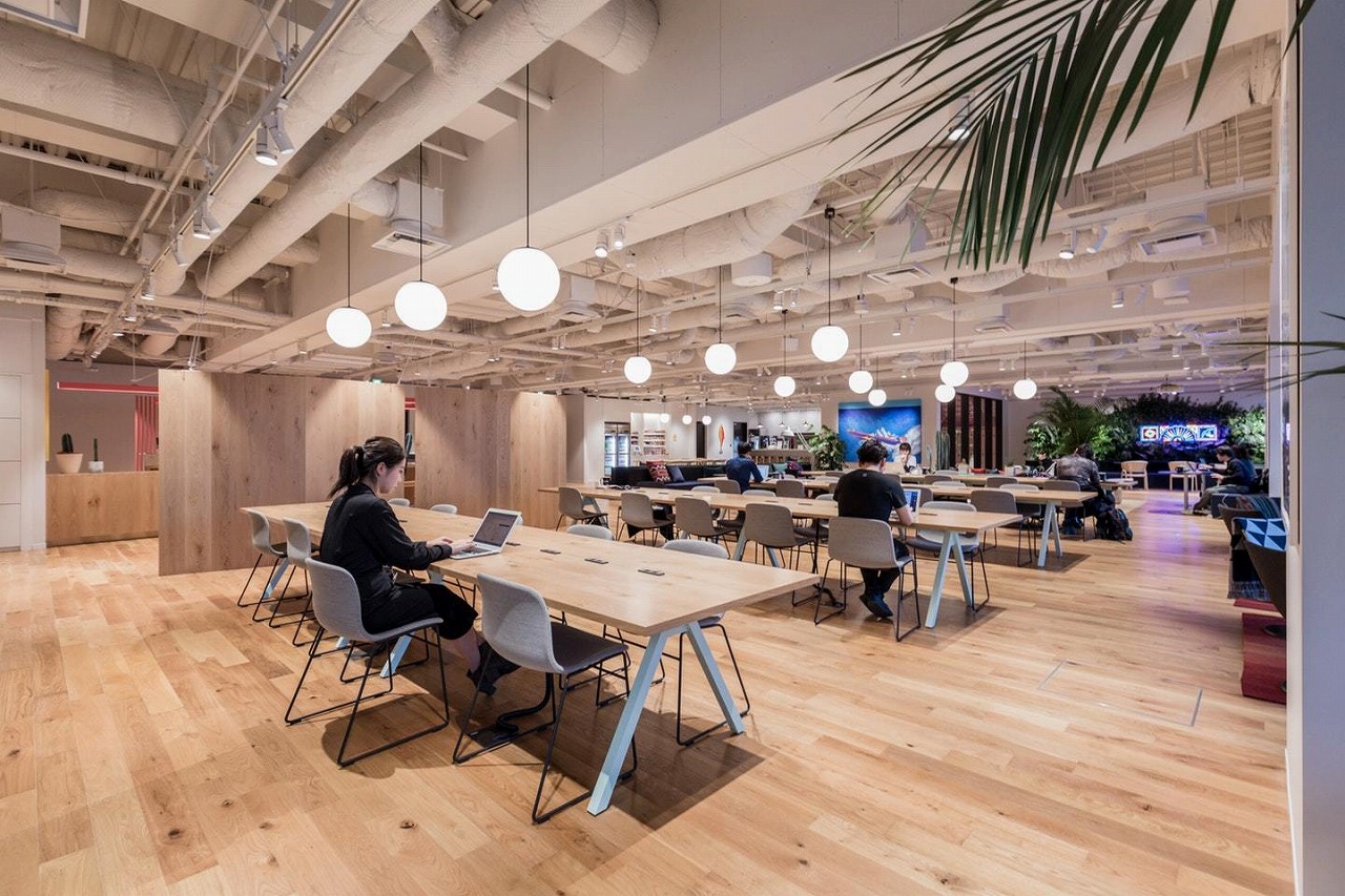 共有エリア_広くて開放的なエリアです©WeWork