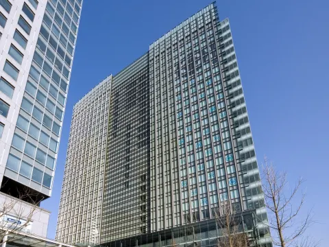 外観_汐留ビルディングの3階にオフィスがあります。