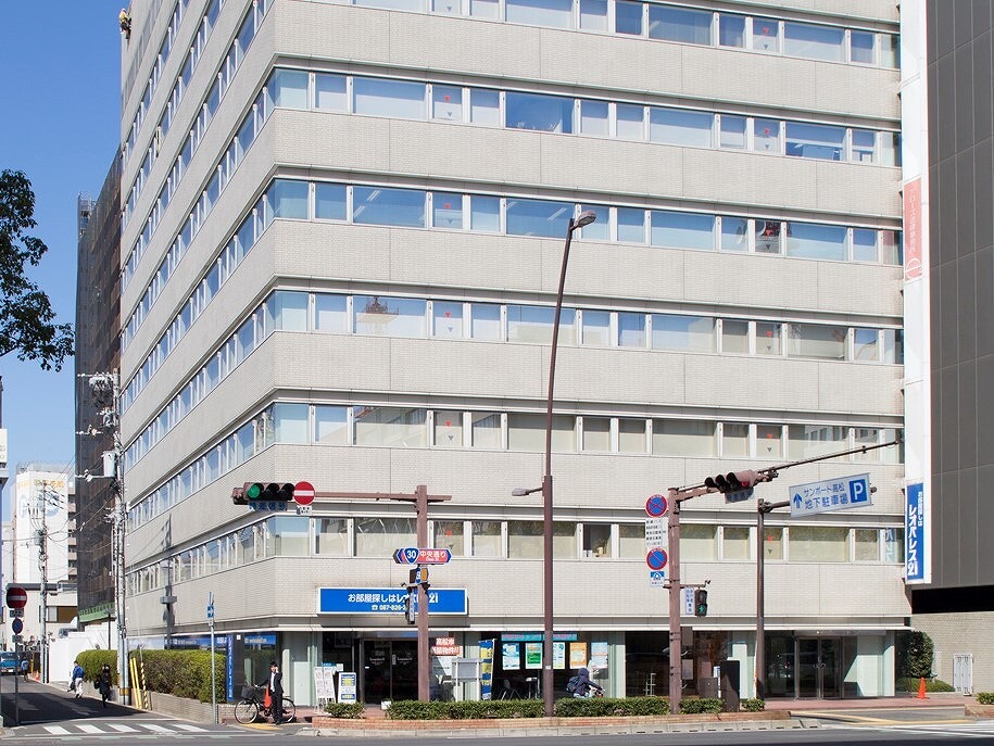 外観_高松のメインストリートである中央通りに面しており、視認性に優れたオフィスです。