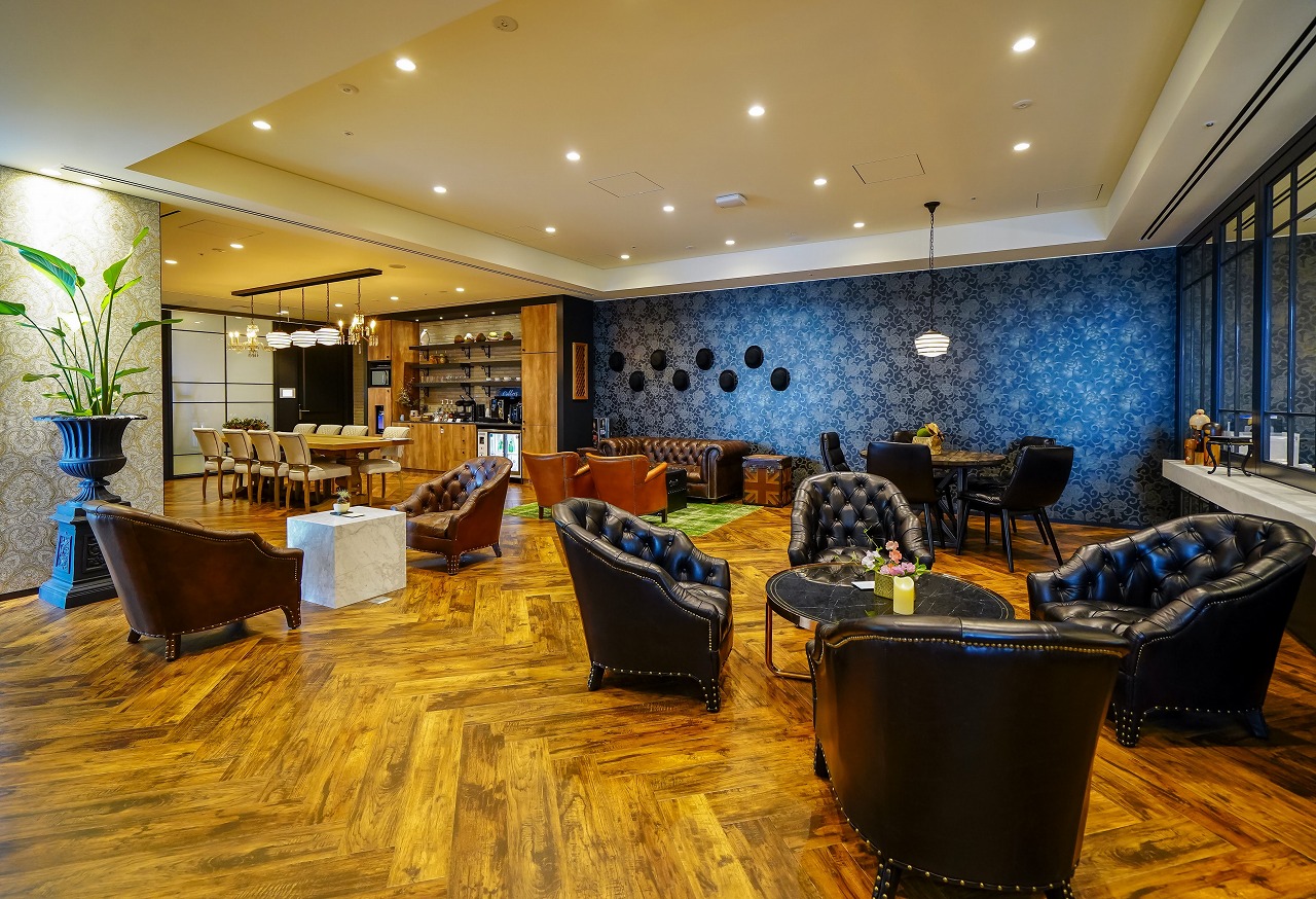 Common Area_Lounge. The luxurious lounge is popular not only with residents but also with visitors.