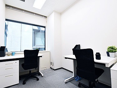 専有部_2人用完全個室。月額利用料金に通信費や光熱費法人登記・住所利用できるサービス料金が含まれています。