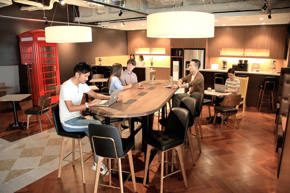 コワーキングスペース_日常的なオフィス空間とは違った環境・デザインであり、より生産性・創造性の高い空間へ
