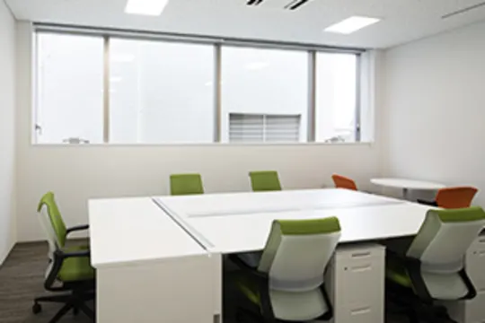 It is also attractive to come to choose whether to equip the private room_office furniture (additional fee will be charged if you wish to have it furnished).