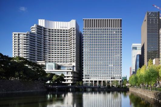 Exterior_This office building has a superb location overlooking the moat edge of the Imperial Palace.