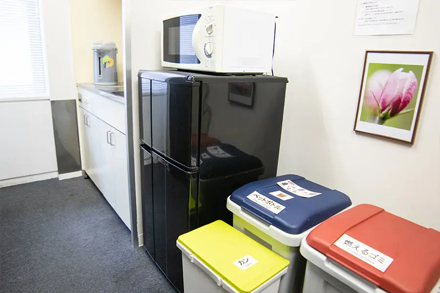 キッチン_シンクの他に冷蔵庫が用意されています