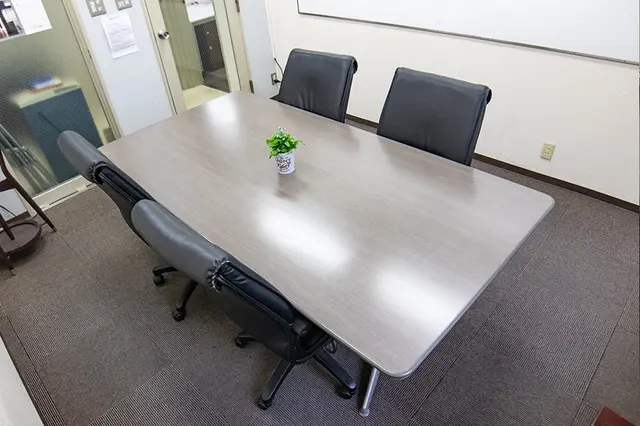 会議室_ホワイトボードも完備されています