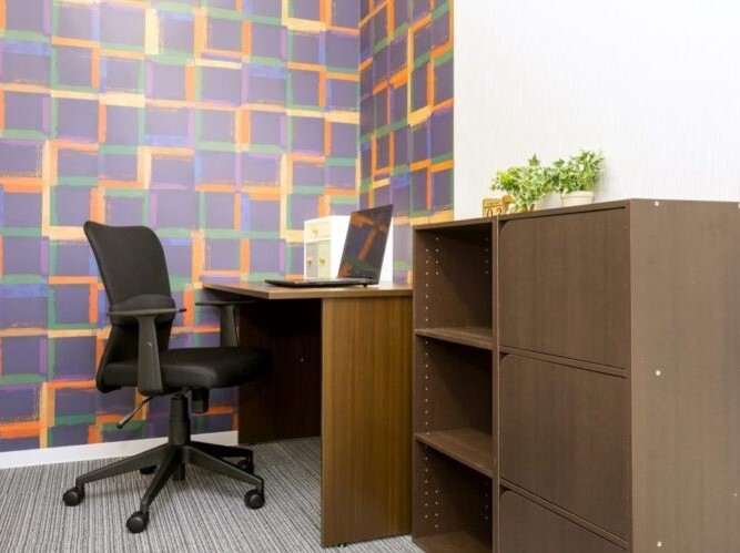 個室_登記利用やネット回線が利用できる、サテライトオフィスや支店としてピッタリな個室です。©bizcircle