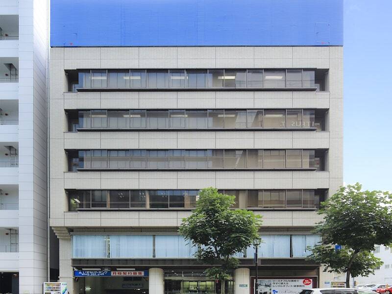 外観_名古屋の幹線道路である桜通から一本入った伝馬町通りに面した視認性の高いオフィスです。