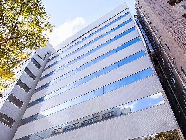 外観_新横浜のビジネス街の一角にあるビルです。