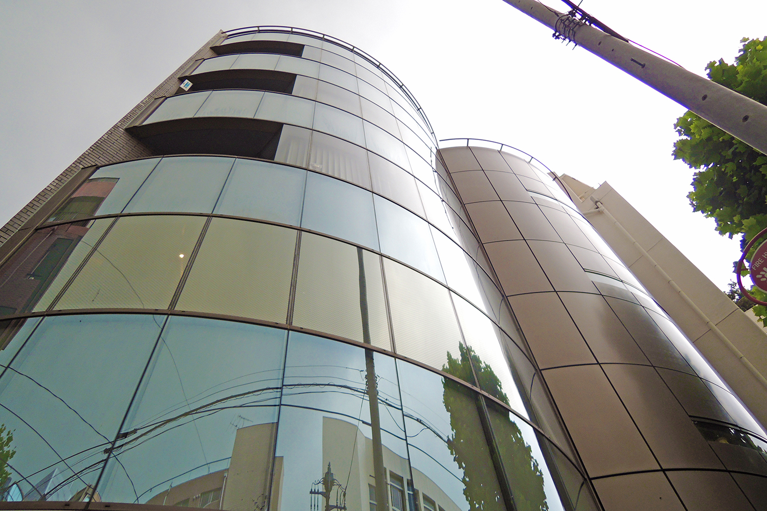 建物外観_代々木駅徒歩7分・南新宿徒歩6分の場所にあるオフィスです。