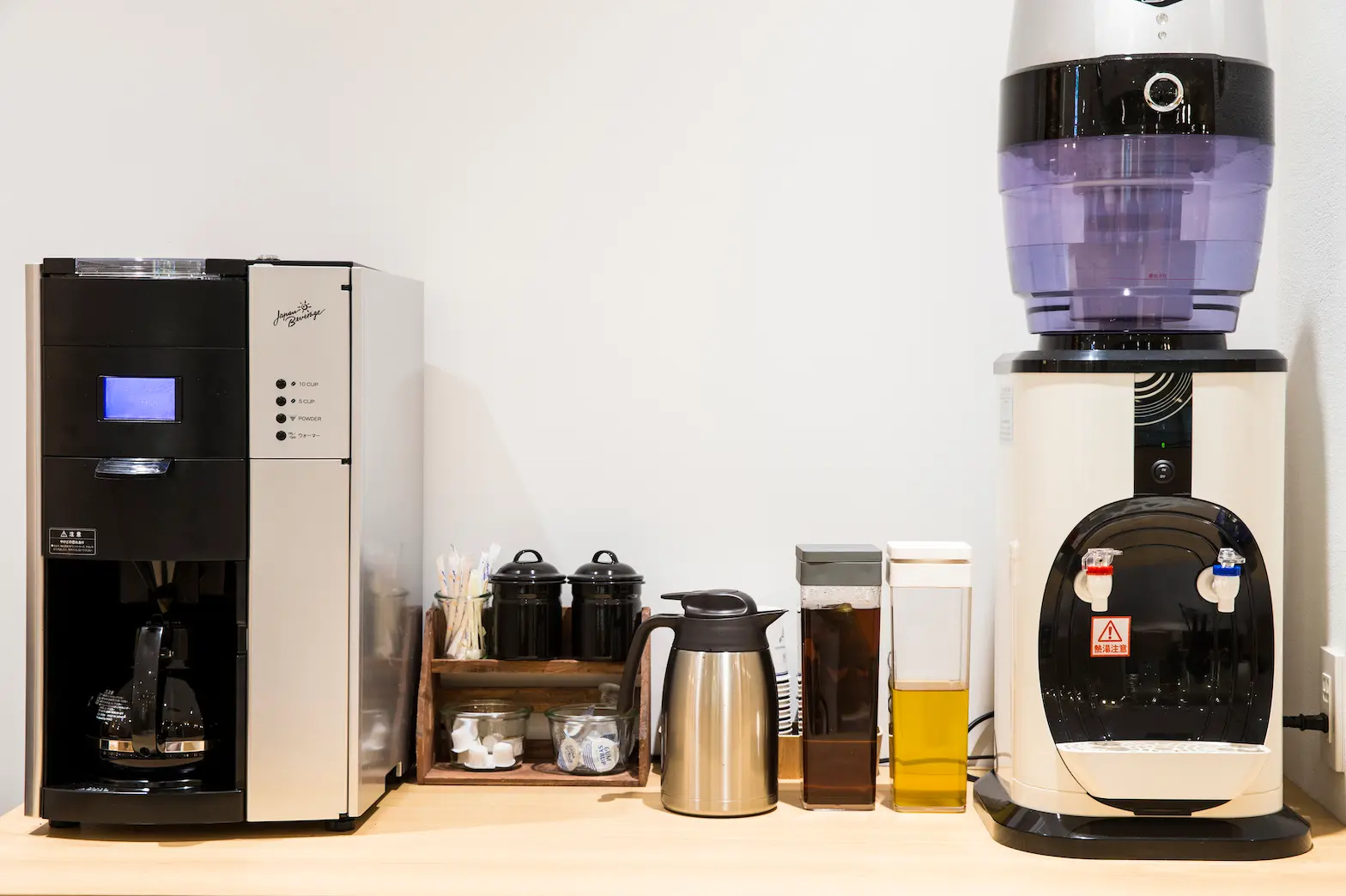 ドリンクサービス_リフレッシュに嬉しいドリンクサービスがご用意されています