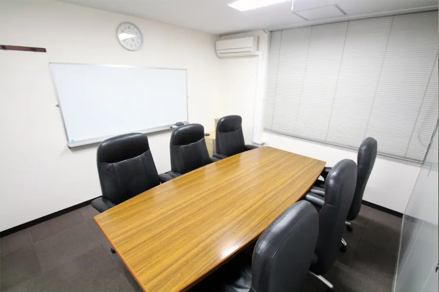 会議室_ホワイトボードが完備されている会議室です