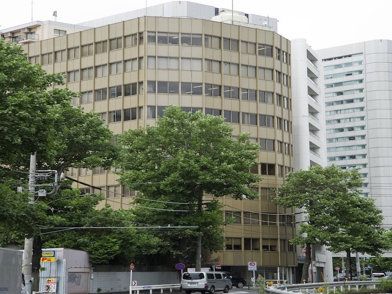 Appearance_The office is conveniently located a 5-minute walk from Aoyama-itchome Station.