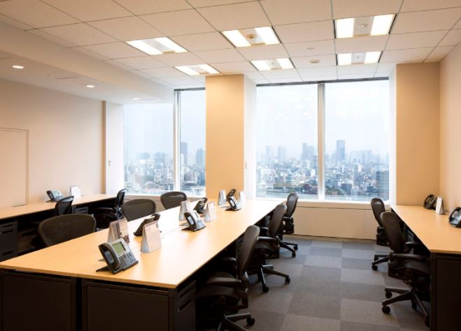 個室_シングルワーカーや出張先のサテライトオフィスにも最適なオフィス環境が整います