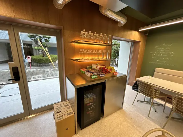 共有部_ラウンジ。ドリンクやスナックも提供しています。