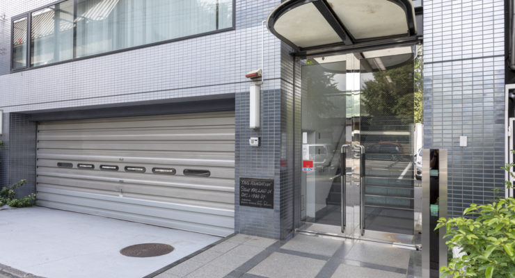 建物外観_川崎駅徒歩5分の場所に位置するオフィスです。©bizcircle