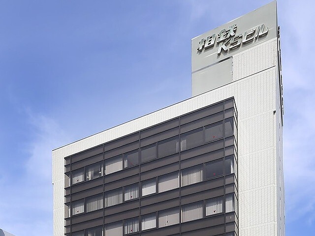 外観_横浜駅から徒歩3分で、視認性も高いビルです。