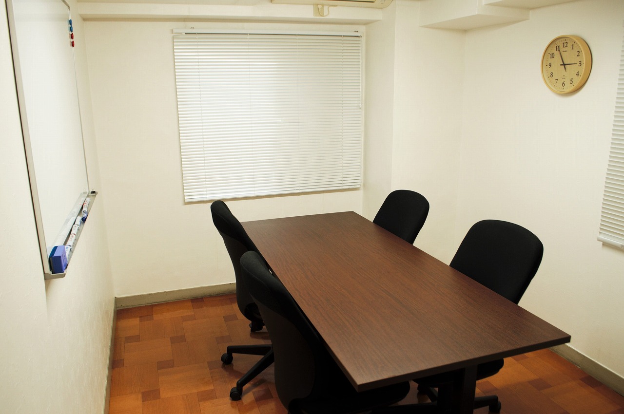 共用部_会議室。会議や打ち合わせに、無料で使えます。