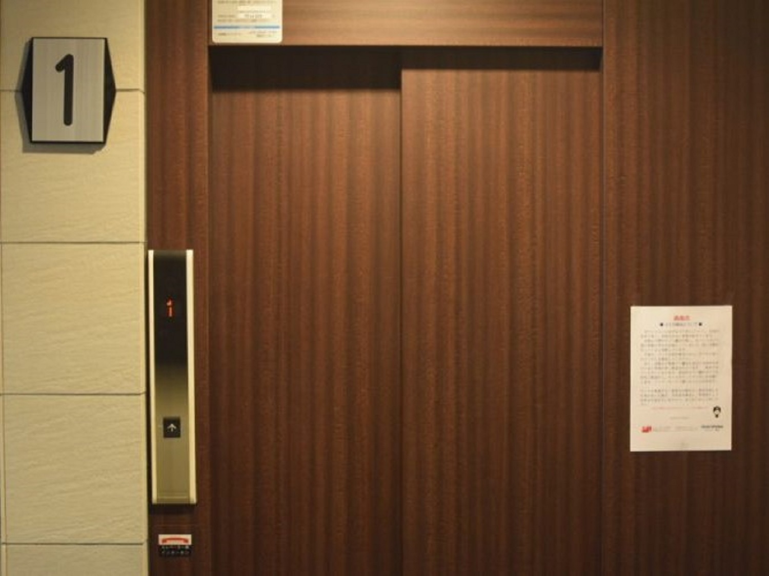 外観_EVホール。建物1階のエレベーターホールです。©BIZcircle