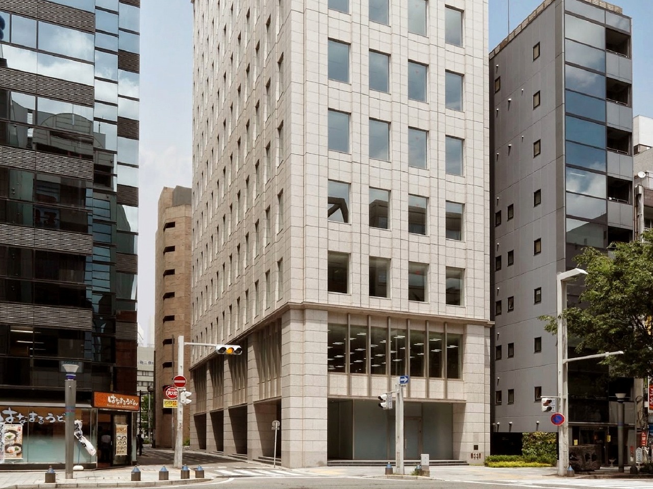外観_オフィスは名古屋駅から徒歩6分に位置しています。