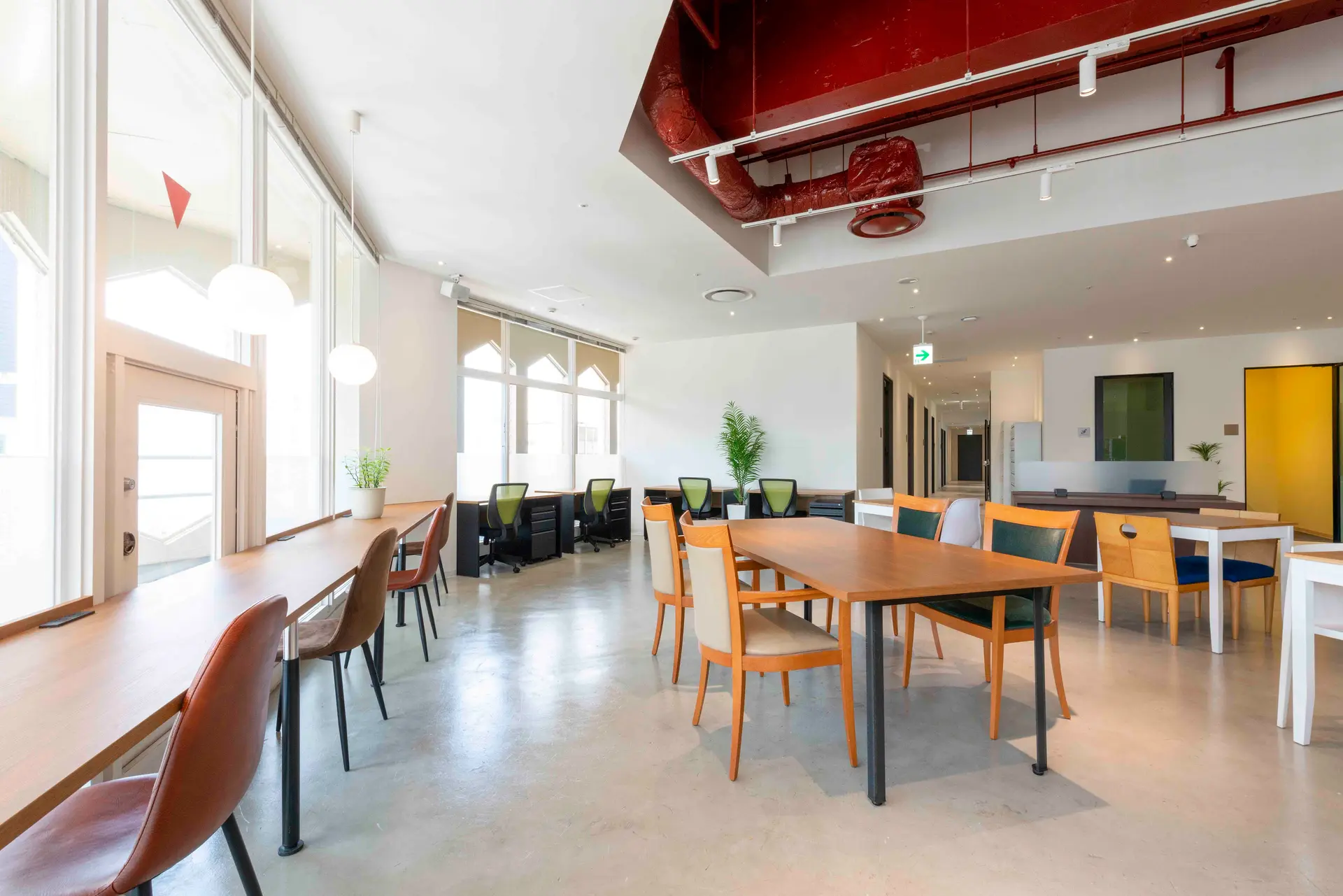 フリースペース_天神の街を一望できる眺望が魅力。