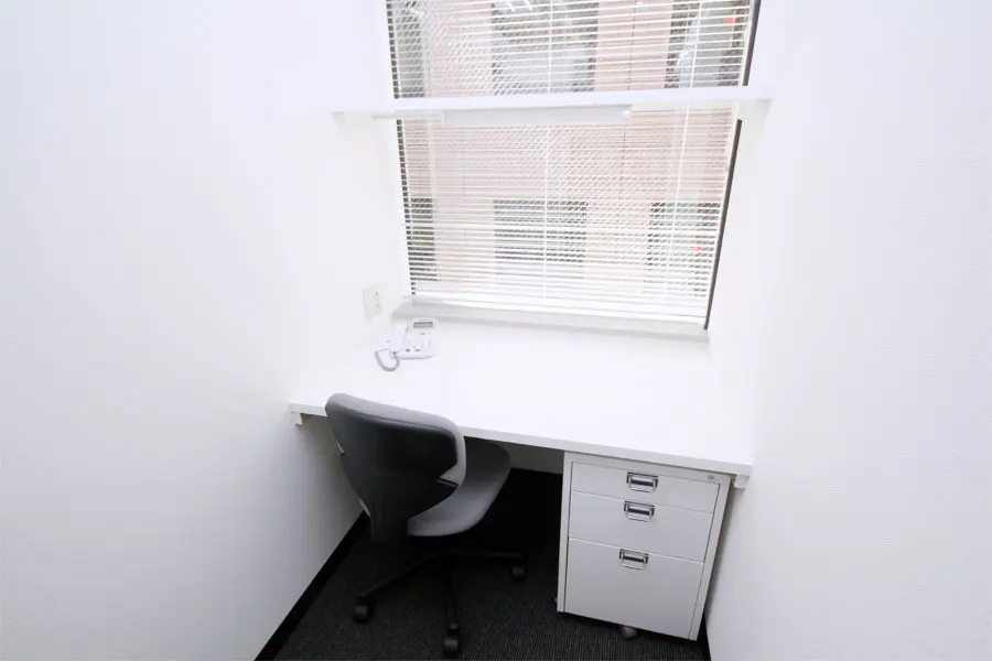 ブース_窓ありのブースタイプのお部屋となります。