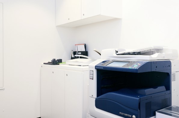 Copy area_Cultivated MFPs and other office equipment are available.