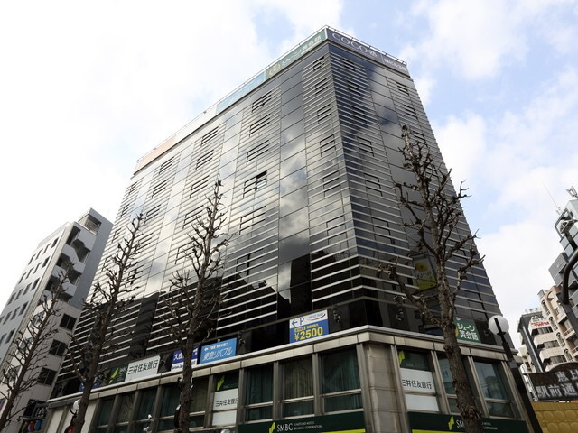 Exterior_The building is located in front of the west exit of Ebisu Station and has high visibility.
