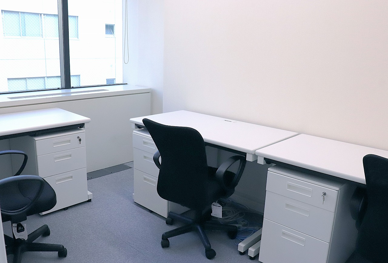 専有部_3人用完全個室。個室だけでなく、オープンスペースや会議室など共用部もご利用いただけます。