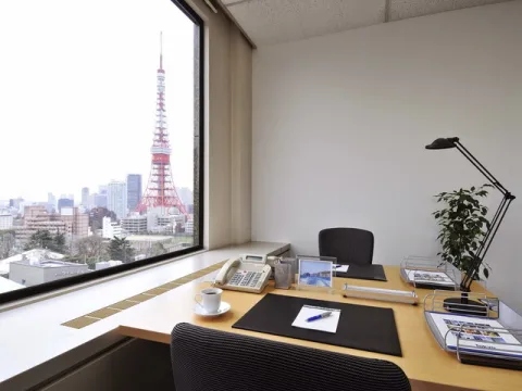個室_室内から東京タワーを眺めることができるお部屋もあります。