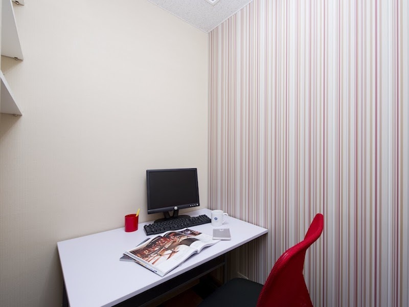 Private rooms_Internet environment and office furniture are standard equipment, so initial costs can be kept down.